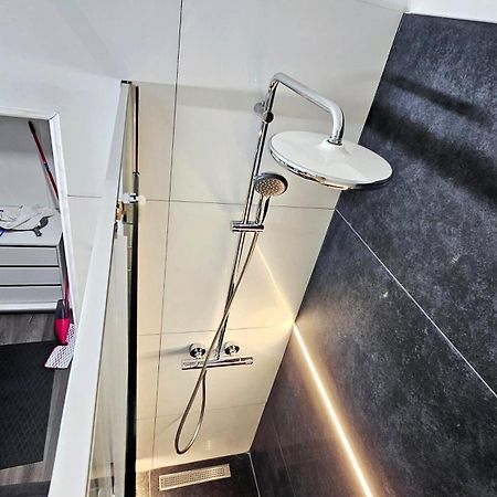 Spoil Yourself With Style, Comfort And Luxury - Tony'S Studios Luxury Πιτέστι Εξωτερικό φωτογραφία