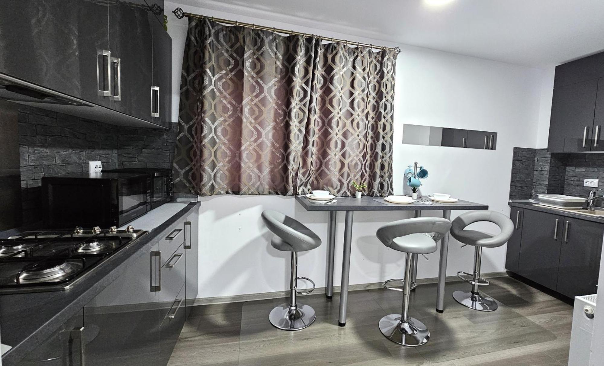 Spoil Yourself With Style, Comfort And Luxury - Tony'S Studios Luxury Πιτέστι Εξωτερικό φωτογραφία