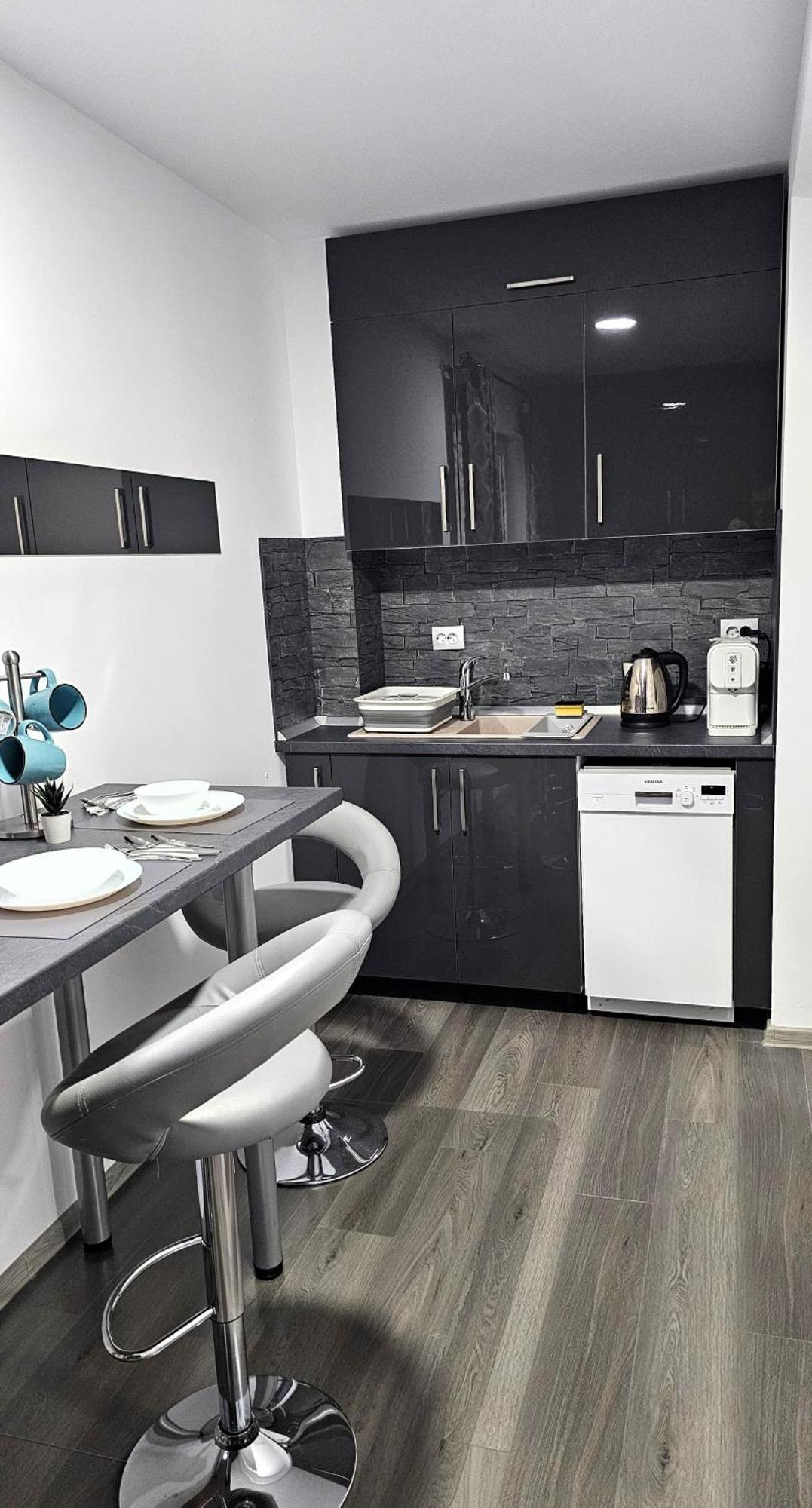 Spoil Yourself With Style, Comfort And Luxury - Tony'S Studios Luxury Πιτέστι Εξωτερικό φωτογραφία